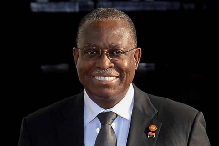 Frente Cívica quer ver reabertos inquéritos a Manuel Vicente em Portugal e questiona PGR