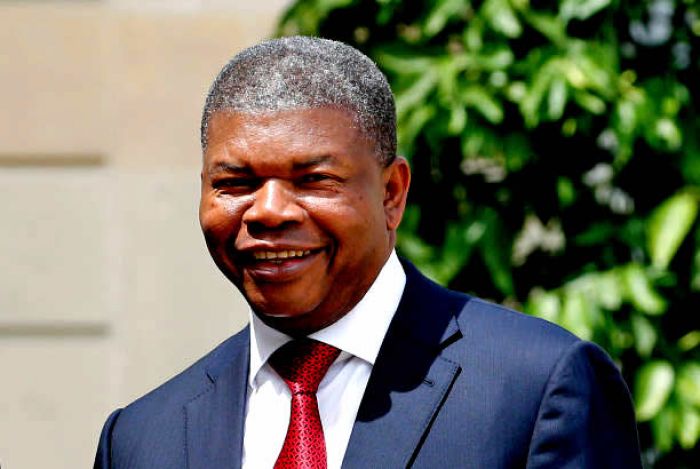 Ajuste Directo: PR entrega negócios para filho de 'Kwata Kanawa' e ex-chefe de inteligência