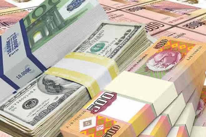 Kwanza sobe ligeiramente face ao euro e mantém-se inalterável frente ao dólar
