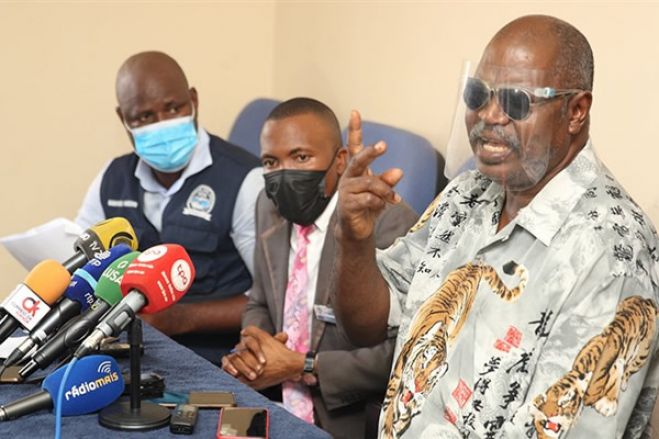 Líder da ANATA denuncia ameaças contra taxistas e fala em vigias por telemóveis sob-escutas