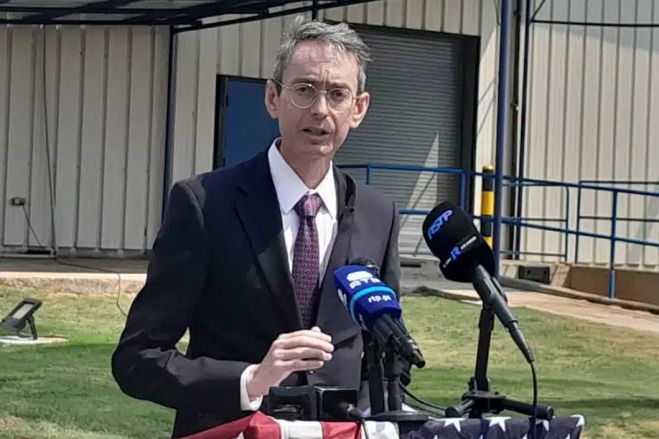 Diplomata norte-americano em Angola escusa-se a comentar restrições de vistos a lusófonos