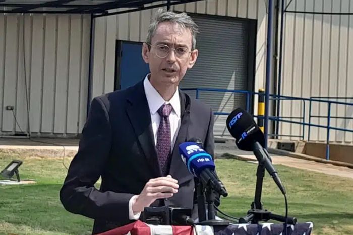 Diplomata norte-americano em Angola escusa-se a comentar restrições de vistos a lusófonos