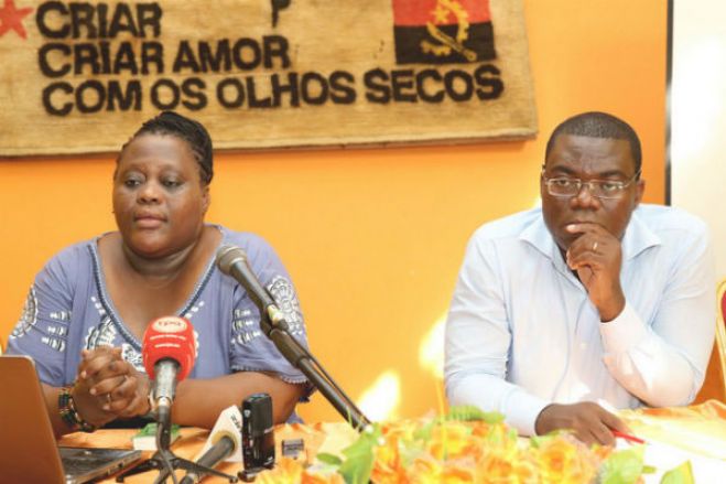 Liberdade de imprensa: "Há medo e excesso de zelo nas redações em Angola"