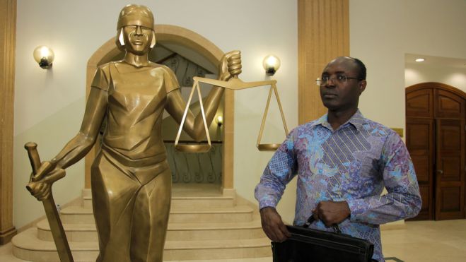 Tribunal de Luanda volta a adiar julgamento do jornalista Rafael Marques