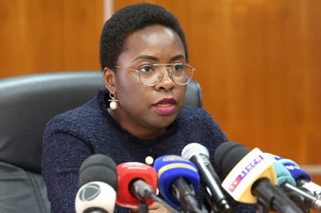 Ministra das Finanças diz que persistem desafios na prestação de contas