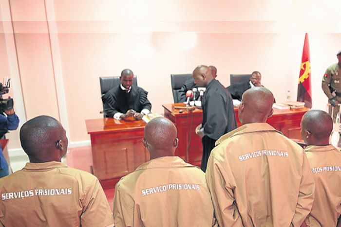 Activistas presos por acusação de vandalismo no Cazenga levados ao Tribunal