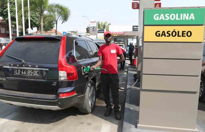 Sem subsídios, gasolina já custaria 732 Kz e o gasóleo 1.013Kz