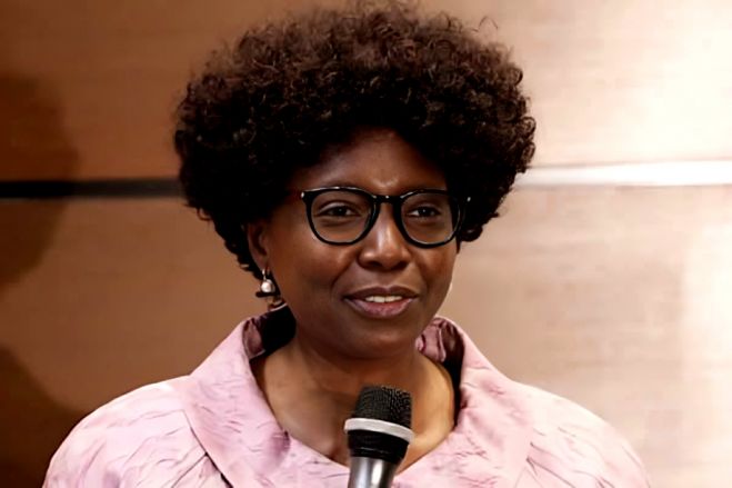 Ministra da Saúde anuncia recrutamento de seis mil profissionais em 2026