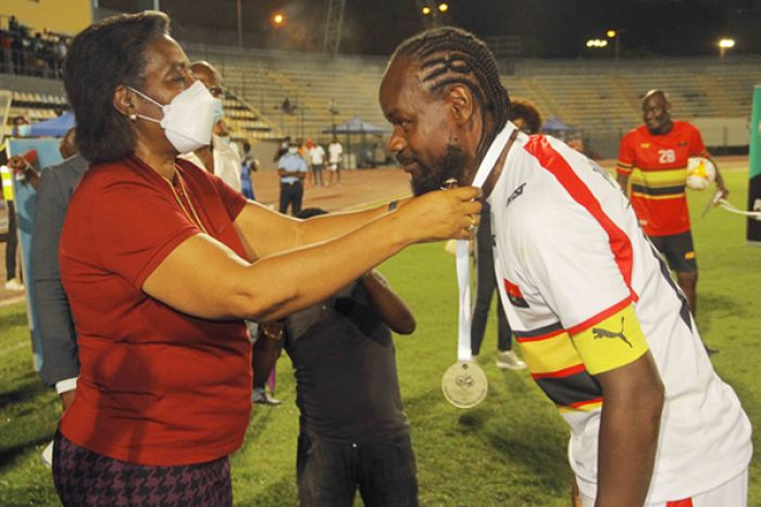 Akwá, antigo capitão da Selecção angolana, decide encerrar carreira aos 45 anos