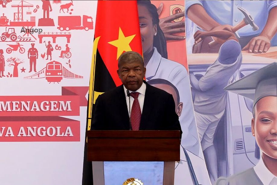 Angola reconhece "papel ímpar" de ex-Presidente José Eduardo dos Santos