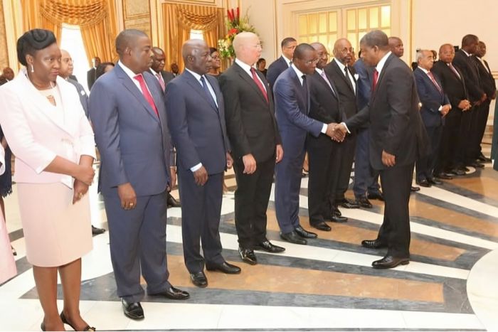 Declarações de bens de governantes angolanos continuam "engavetadas"