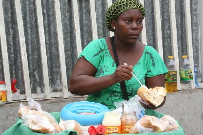 Em cada 10 produtos suspeitos “três são impróprios para consumo” em Angola