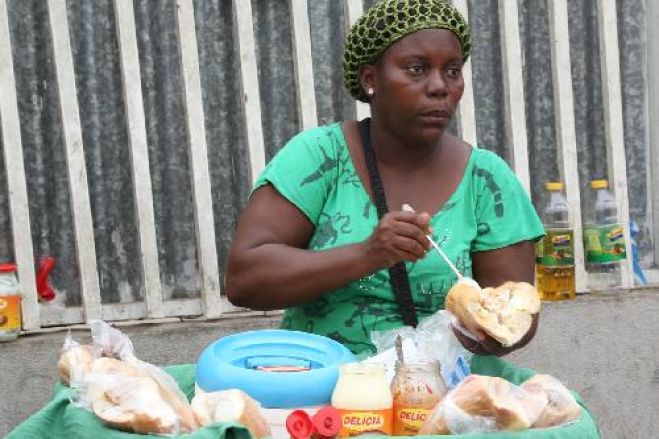 Em cada 10 produtos suspeitos “três são impróprios para consumo” em Angola