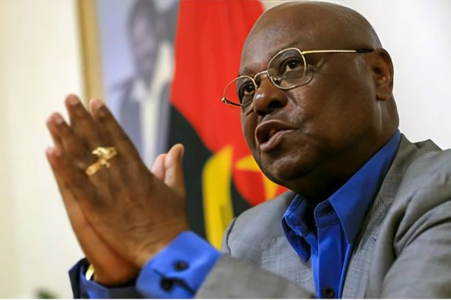 Angolanos vivem "neocolonialismo" sob liderança do MPLA, diz Ernesto Mulato