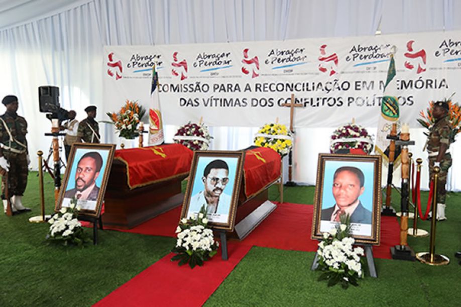 UNITA assinala 23 anos da morte do fundador com recepção das ossadas de três antigos generais