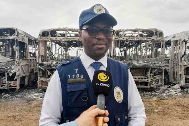 SIC detém suspeitos da queima dos autocarros da TCUL no Zango 3