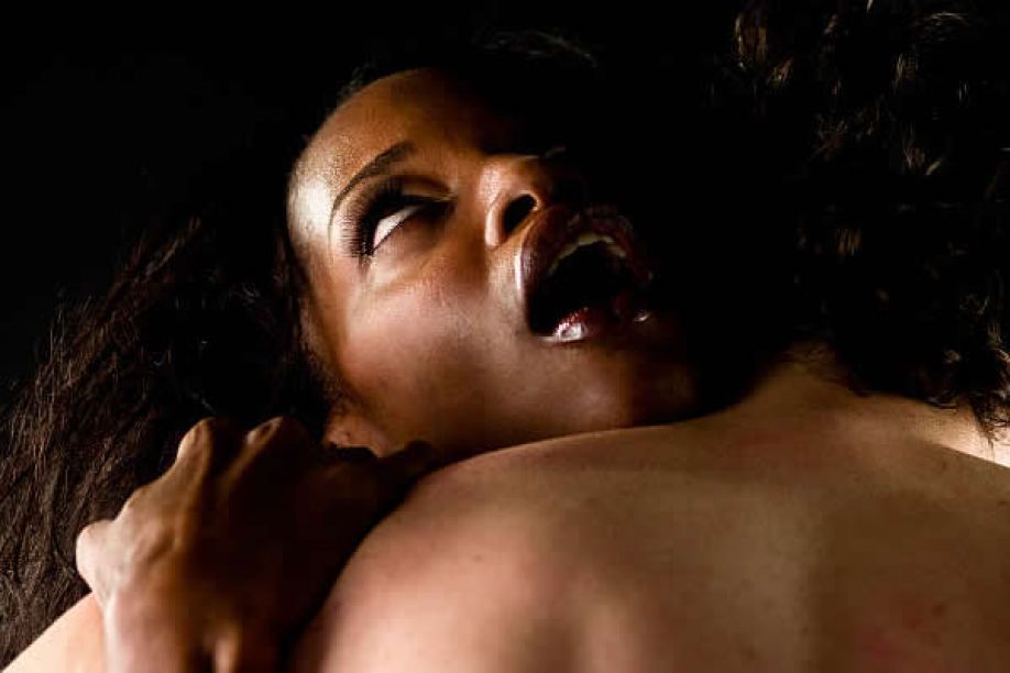 Já sentiu um orgasmo mamário? E um anal? Os diferentes tipos de clímax feminino explicados por um especialista