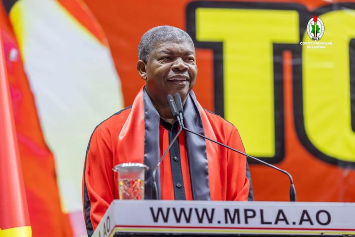 João Lourenço critica "jogos de influência" no MPLA