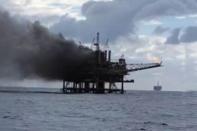 Explosão em plataforma petrolífera em Cabinda provoca um desaparecido