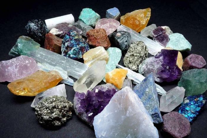 Angola proíbe exportação do quartzo e gesso para privilegiar transformação no país