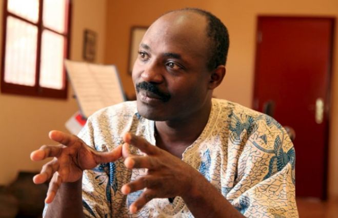 Angola tem que alterar "Constituição bonapartista" para ser uma democracia - ativista