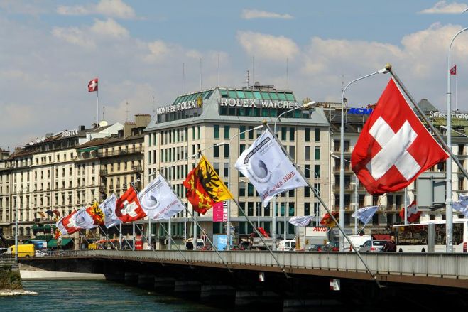 Começa na Suíça julgamento de esquema de subornos de empresa Trafigura em Angola