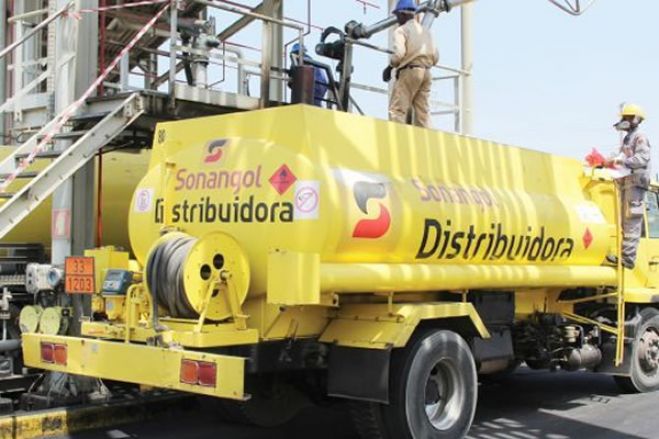 Angola gastou $ 662 milhões para importar 70% do combustível vendido no 3.º trimestre