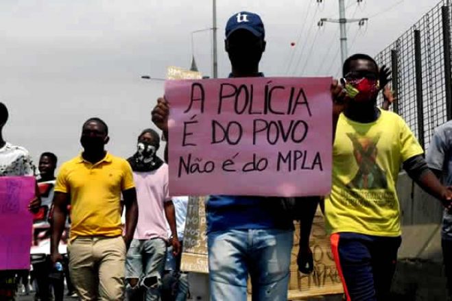 Movimento dos Estudantes Angolanos repudia "comportamento pidesco” da polícia