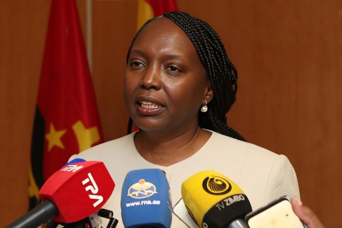 Governo anuncia concurso para seis mil novos profissionais de saúde