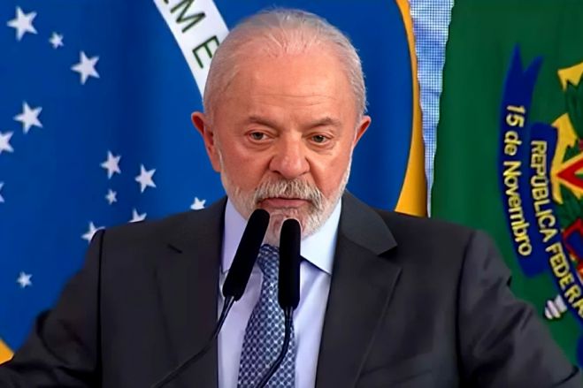 Brasil “deu uma lição de democracia ao mundo” com prisão de Bolsonaro – Lula