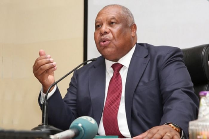 "É hora de os dirigentes da UNITA abandonarem as ideias de Muangai e da Jamba", diz Higino Carneiro