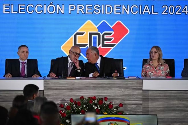 Membro do CNE da Venezuela denuncia 'falta de transparência e de veracidade' em eleições presidenciais