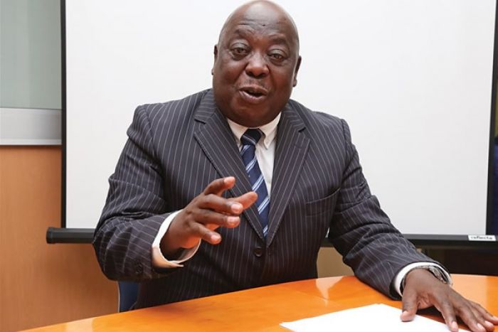 Professor Carlos Mariano