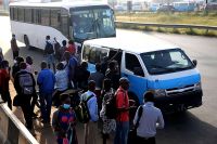 Aumento do preço do táxi em Angola “asfixia famílias” e pode gerar convulsão social - analistas