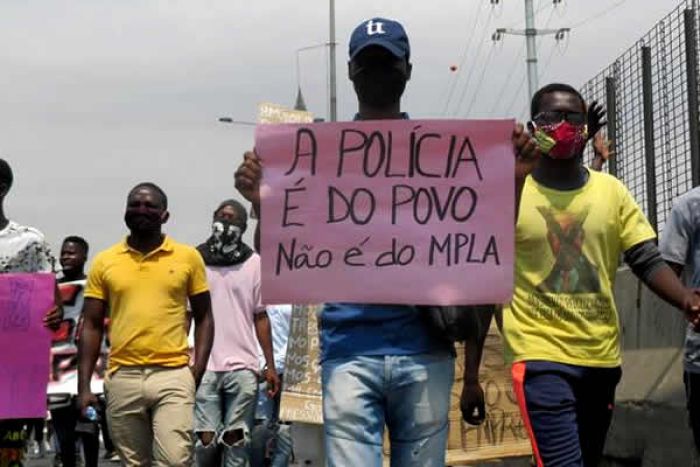 "Práticas de partido único" mantêm Angola no grupo de não livres