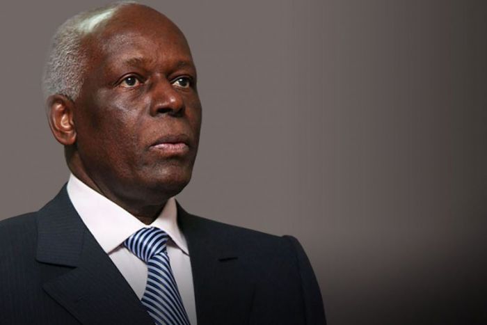 José Eduardo dos Santos " qualquer dia vamos escarra-lo no rosto