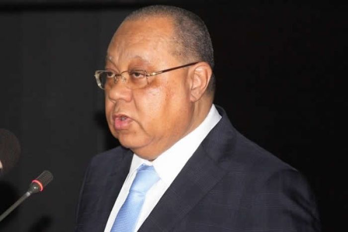 Procurador Hélder Fernando Pitta Gróz acusado de fuga a paternidade