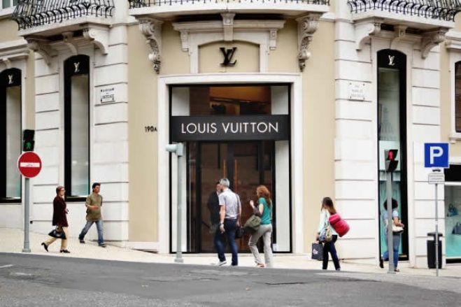 Verão em Portugal: cada angolano gastou quase três vezes mais que um português