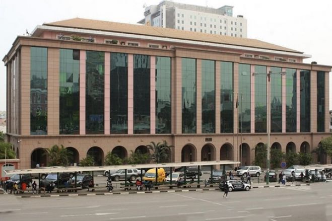 Angola vai pagar dívida para “tranquilizar” investidores