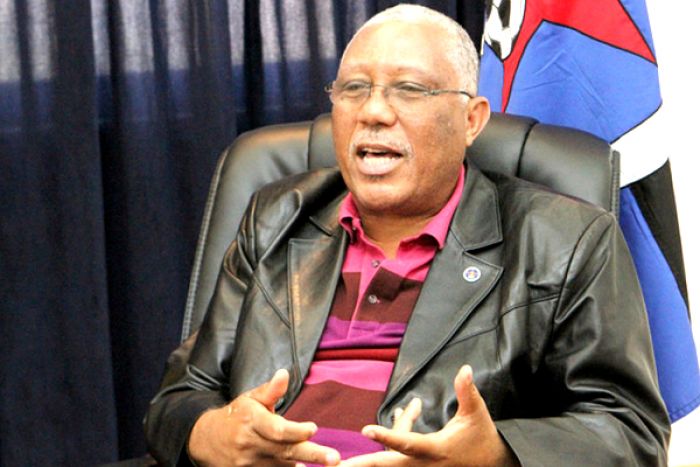 Alves Simões diz ter encontrado na FAF passivo de dois mil milhões de kwanzas