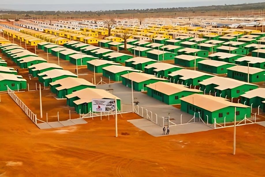 Governador de Luanda anuncia construção de 1.500 casas sociais no Belas