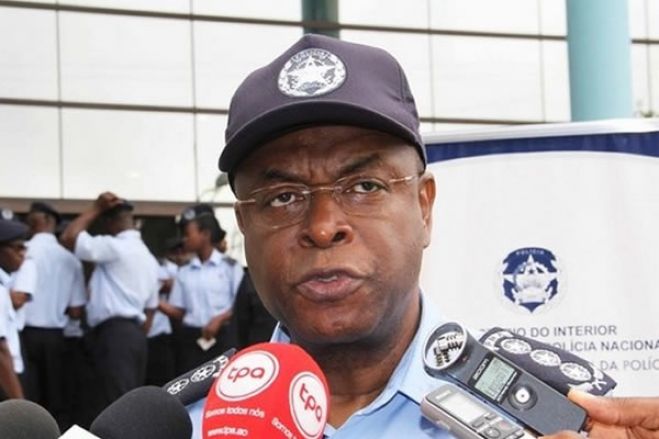 Comandante da polícia apelida de "especulação" informação de violência a congoleses