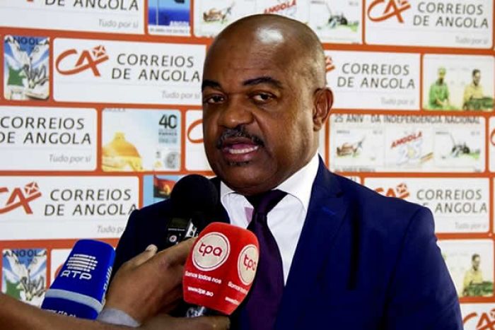 Novo ministro admite "maior abertura à crítica" na comunicação social pública