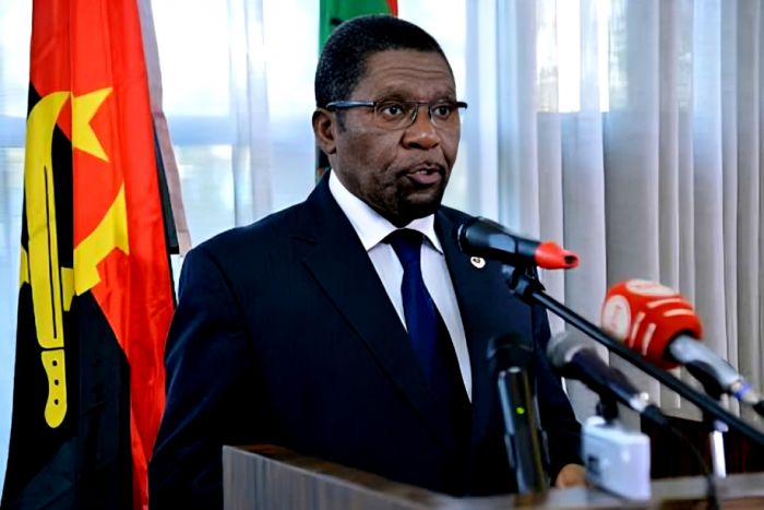 Isaías Samakuva critica economia colonial de Angola e percurso em 50 anos de independência