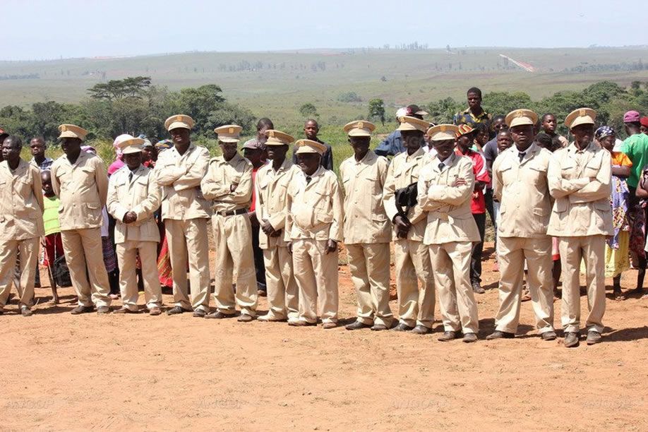 Sobas bloqueiam todas as entradas da mina do Lulo, impedindo a exploração mineira
