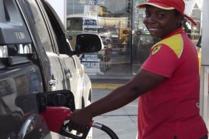 Ex-conselheiro de João Lourenço crítica "subida brusca" do combustível que tem "efeitos gravosos"