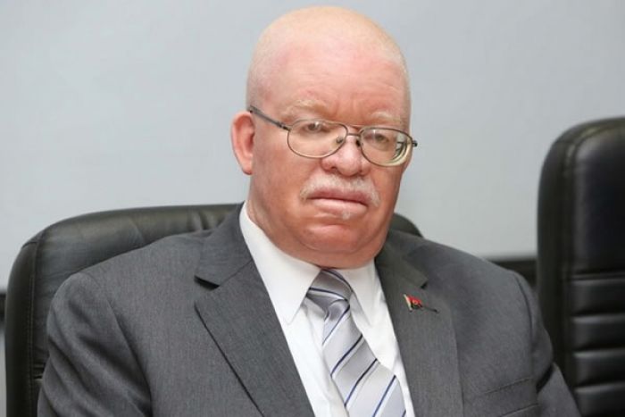 Celso Malavoloneke considera "Queixinhas nas redes sociais" tratando-se de Carlos Rosado