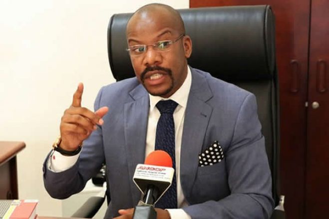 Angola "abriu portas" ao mundo, mas precisa de trabalho interno para captar investidores - analista