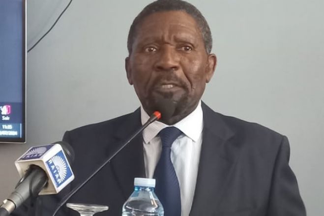 Samakuva sai da sombra para afastar "nuvens negras, com mentiras" sobre o seu papel na Fundação Savimbi