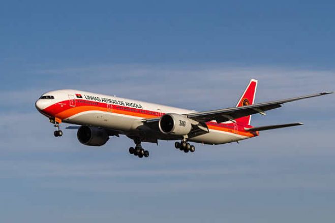Governo diz que continua a subsidiar rota aérea Luanda-Cabinda mas com nova tarifa
